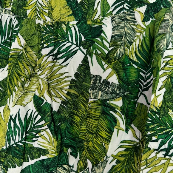 Divided shorts leafs tropical white black green lightweight summer design cute - Picture 3 of 5